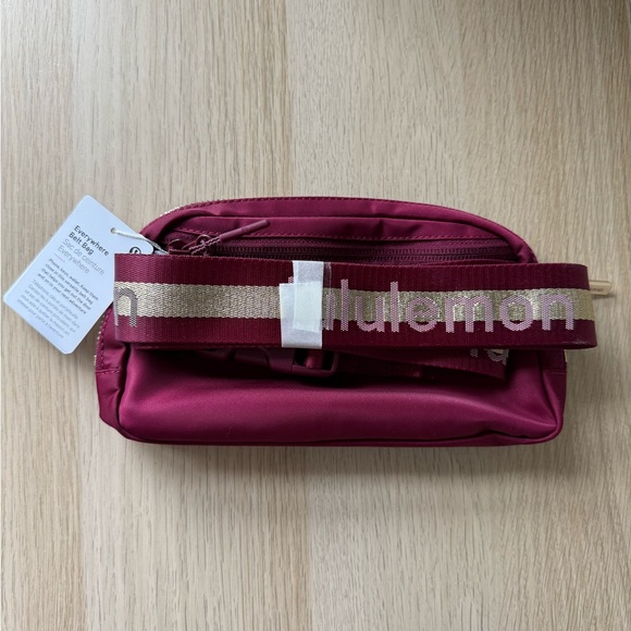 lululemon athletica everywhere belt bag - Picture 2 of 5